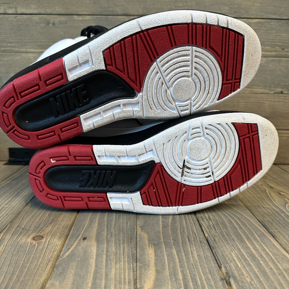 Jordan 2 'Chicago' - Picture 2 of 5